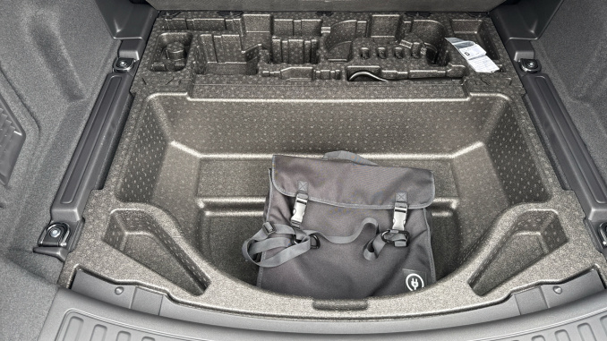 Land Rover Discovery Sport 1.5 P270e Landmark 5dr Auto [5 Seat] Station Wagon - Image 38